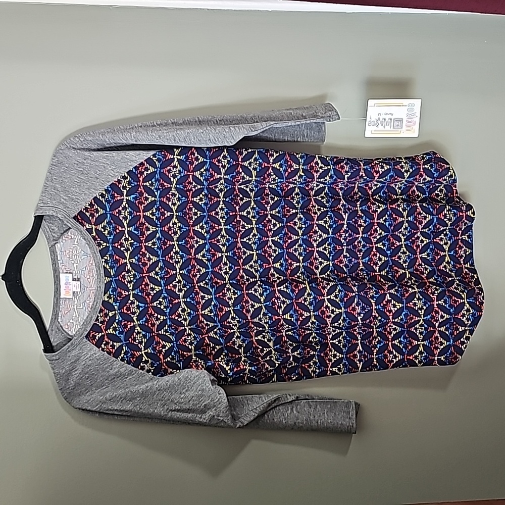 LulaRoe - Randy style, size M Top